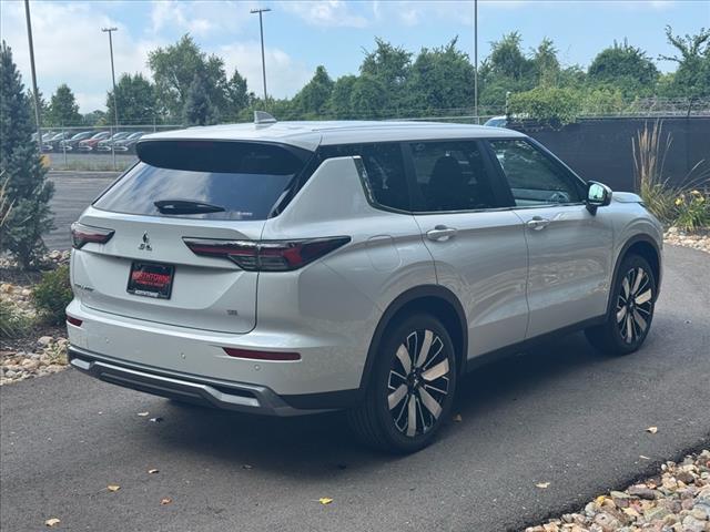 2025 Mitsubishi Outlander SE