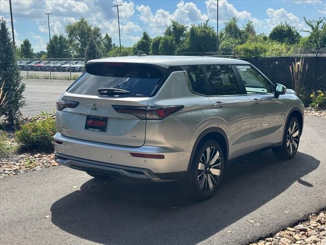 2025 Mitsubishi Outlander SE
