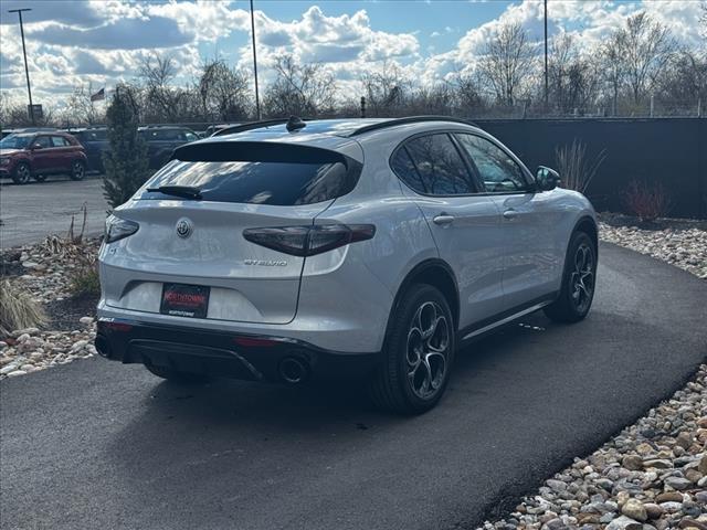 2025 Alfa Romeo Stelvio Base