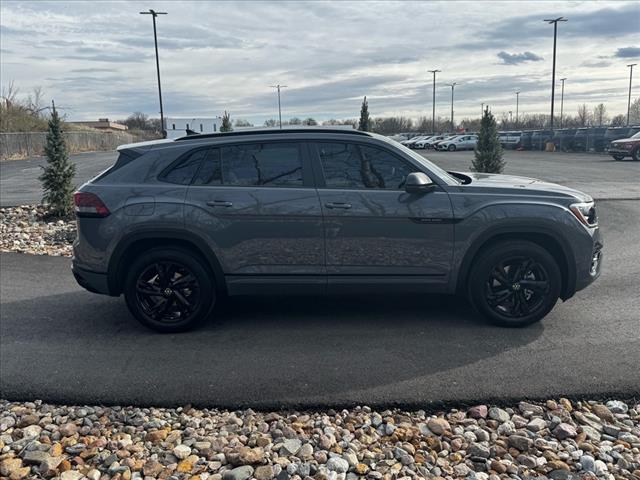 2025 Volkswagen Atlas Cross Sport SEL R-Line Black 4Motion