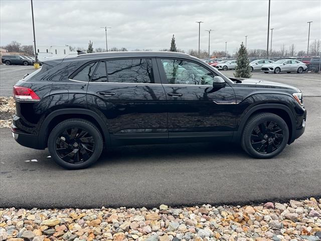 2025 Volkswagen Atlas Cross Sport SE 4Motion