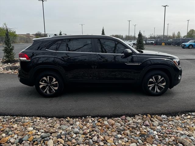 2025 Volkswagen Atlas Cross Sport SE 4Motion