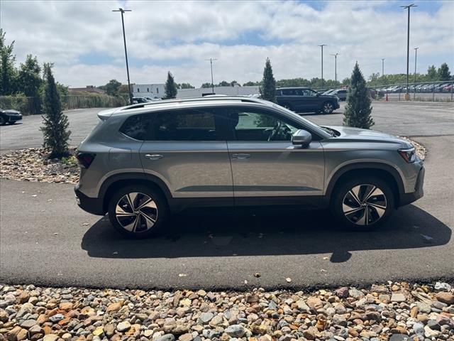 2025 Volkswagen Taos SE 4Motion