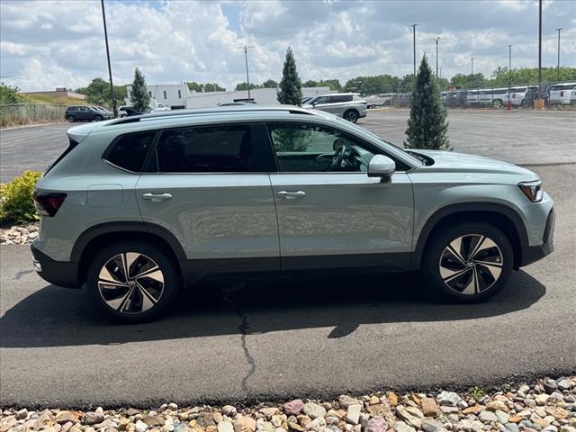 2025 Volkswagen Taos SE 4Motion