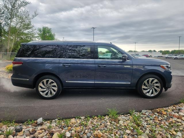 2023 Lincoln Navigator L Reserve