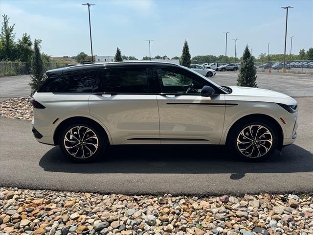 2025 Lincoln Nautilus Hybrid Reserve