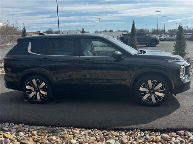 2025 Mitsubishi Outlander SE