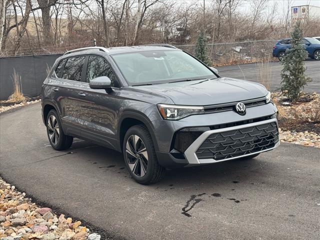 2025 Volkswagen Taos SE 4Motion