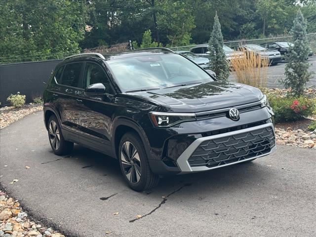 2025 Volkswagen Taos SE 4Motion