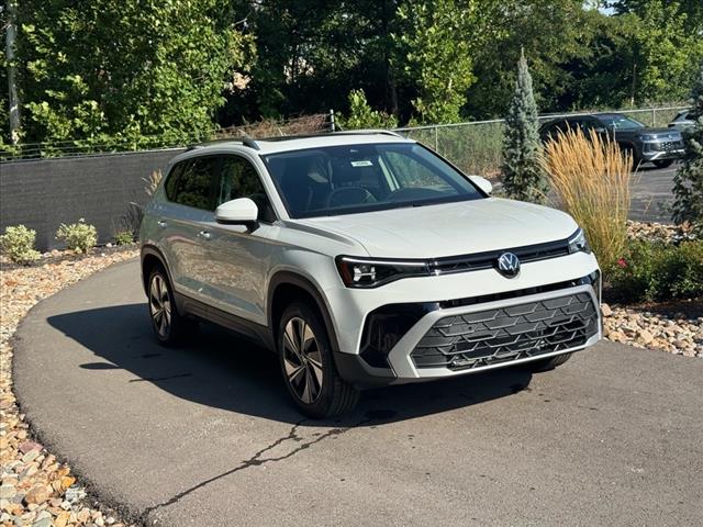 2025 Volkswagen Taos SE 4Motion
