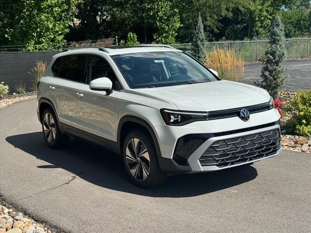 2025 Volkswagen Taos SE 4Motion