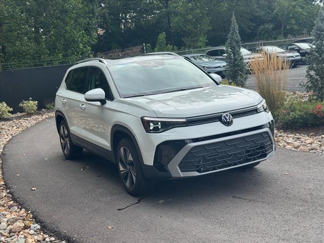 2025 Volkswagen Taos SE 4Motion