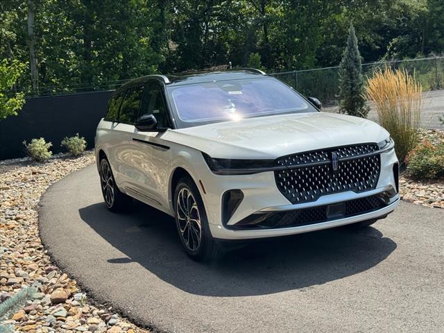 2025 Lincoln Nautilus Hybrid Reserve