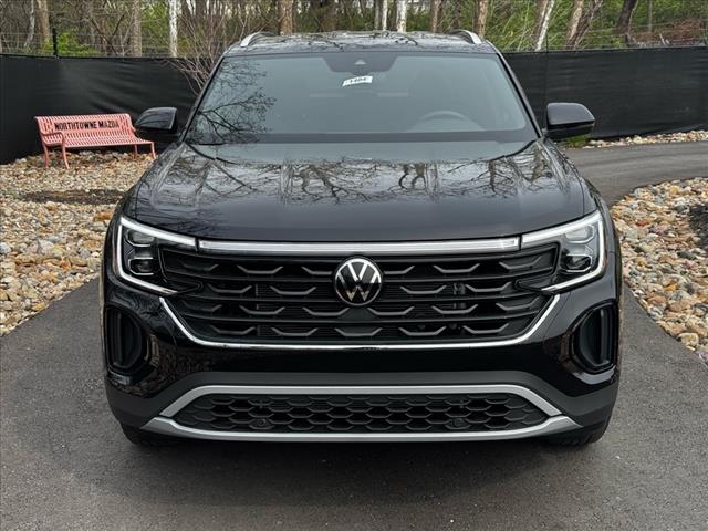 2025 Volkswagen Atlas Cross Sport SE 4Motion