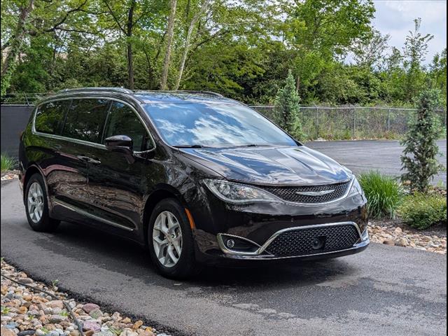 2017 Chrysler Pacifica Touring-L Plus