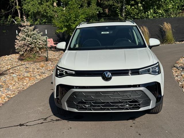2025 Volkswagen Taos SE 4Motion