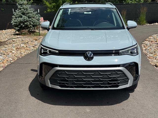 2025 Volkswagen Taos SE 4Motion