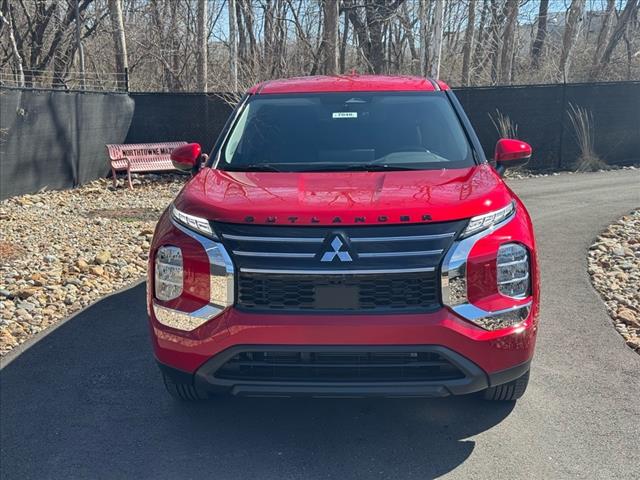 2025 Mitsubishi Outlander ES