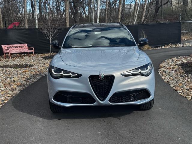 2025 Alfa Romeo Stelvio Base