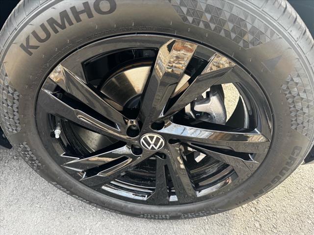 2025 Volkswagen Atlas Cross Sport SEL R-Line Black 4Motion