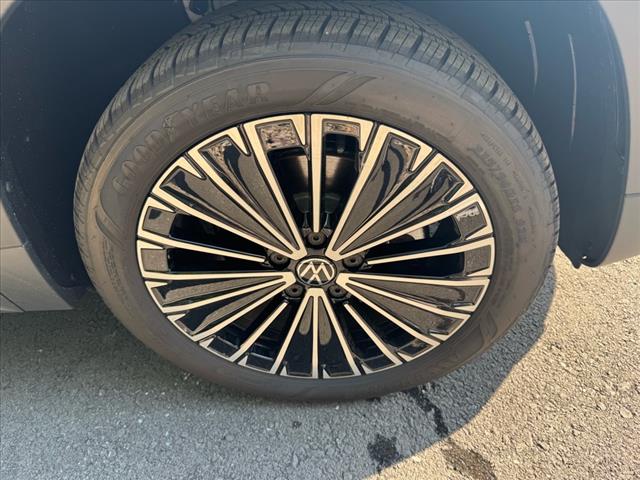 2025 Volkswagen Taos SE
