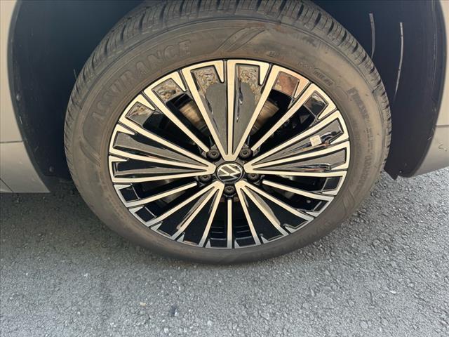 2025 Volkswagen Taos SE