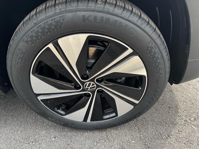 2025 Volkswagen Taos SE 4Motion