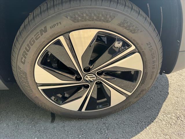 2025 Volkswagen Taos SE 4Motion