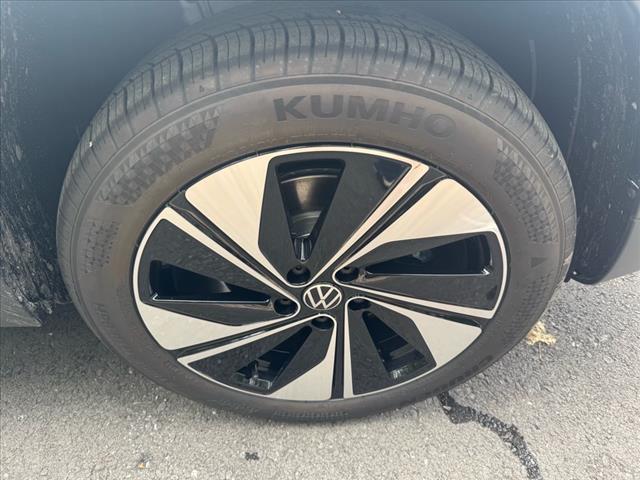 2025 Volkswagen Taos SE 4Motion