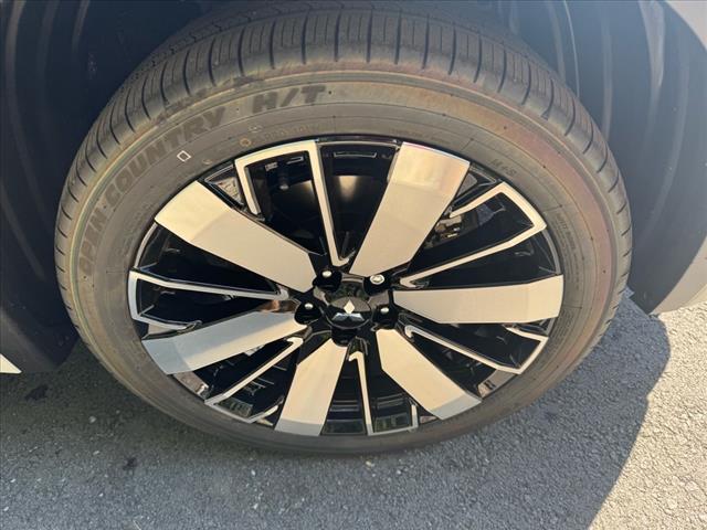 2025 Mitsubishi Outlander SEL