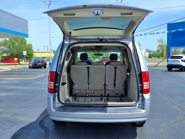 2010 Chrysler Town and Country LX