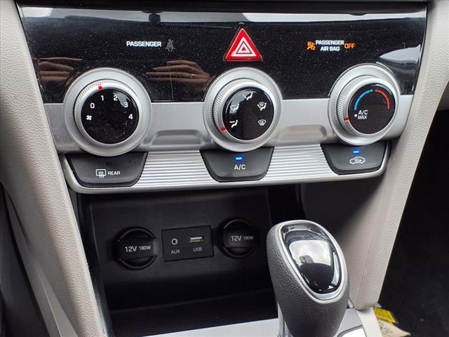2019 Hyundai ELANTRA SE