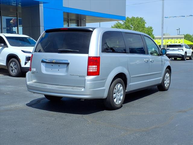 2010 Chrysler Town and Country LX