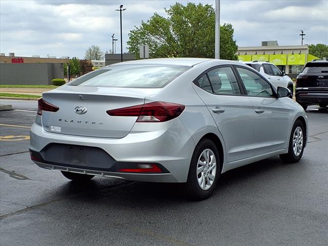 2019 Hyundai ELANTRA SE