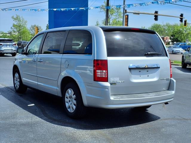 2010 Chrysler Town and Country LX
