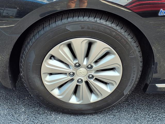 2016 Hyundai SONATA Hybrid SE