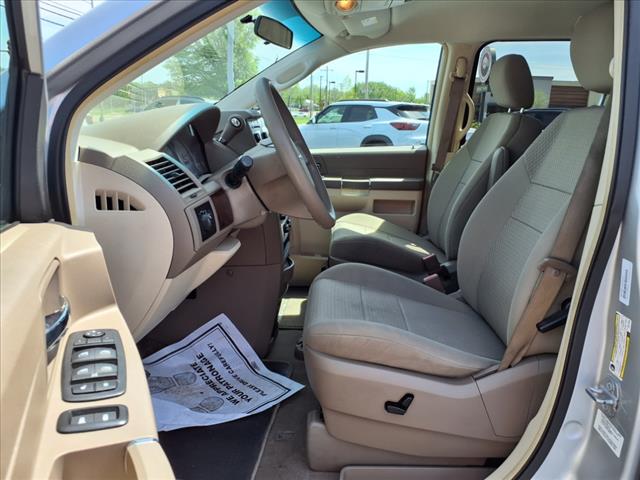 2010 Chrysler Town and Country LX
