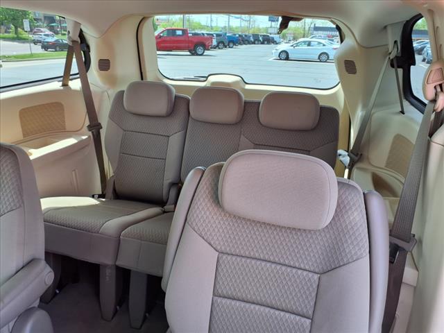 2010 Chrysler Town and Country LX