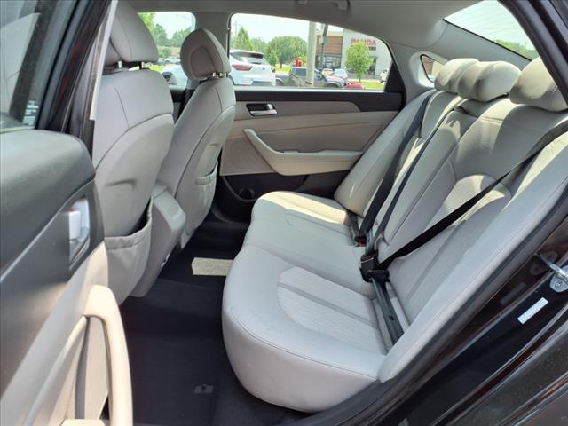 2016 Hyundai SONATA Hybrid SE