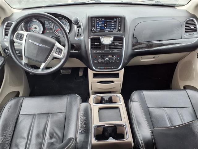 2015 Chrysler Town and Country Touring