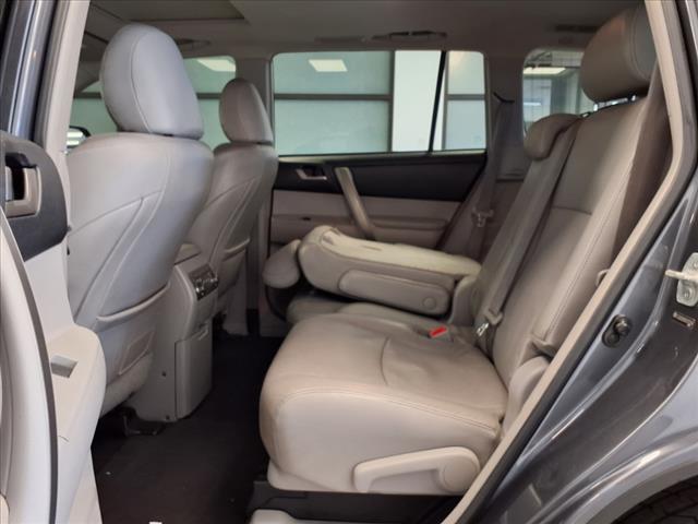 2013 Toyota Highlander SE