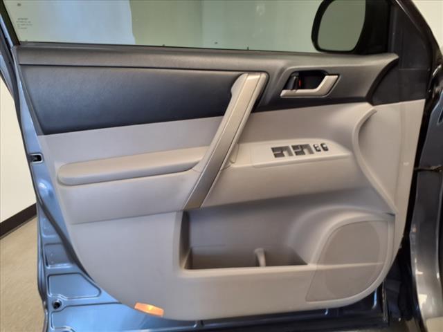 2013 Toyota Highlander SE