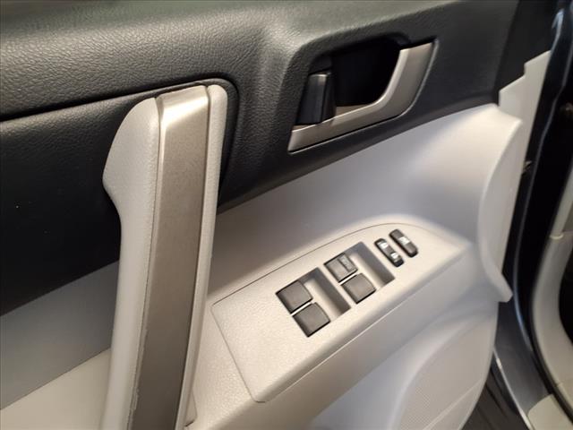 2013 Toyota Highlander SE