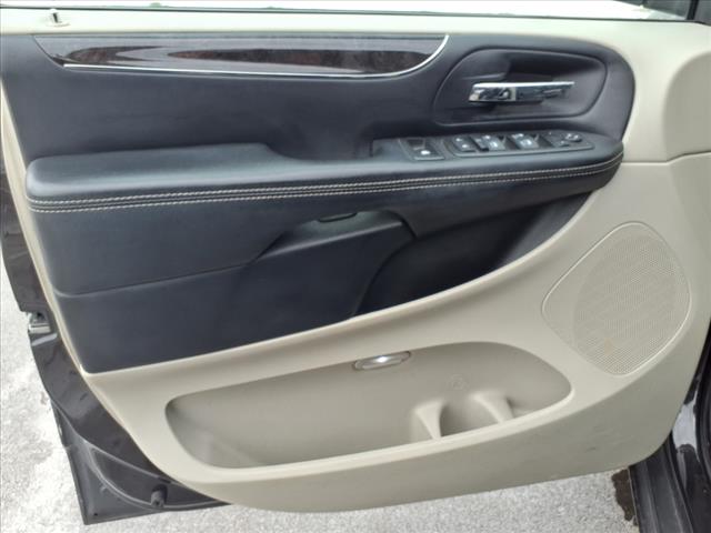 2015 Chrysler Town and Country Touring
