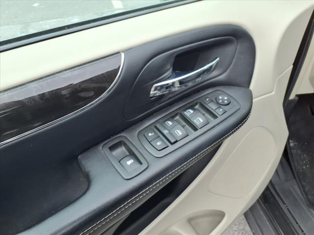 2015 Chrysler Town and Country Touring