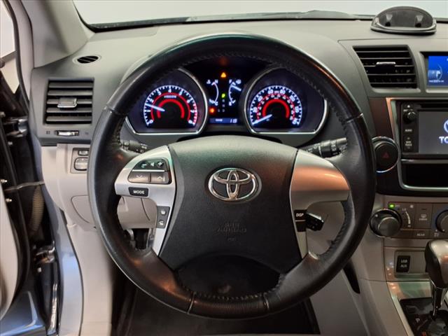 2013 Toyota Highlander SE