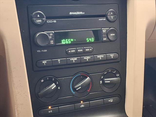 2005 Ford Mustang V6