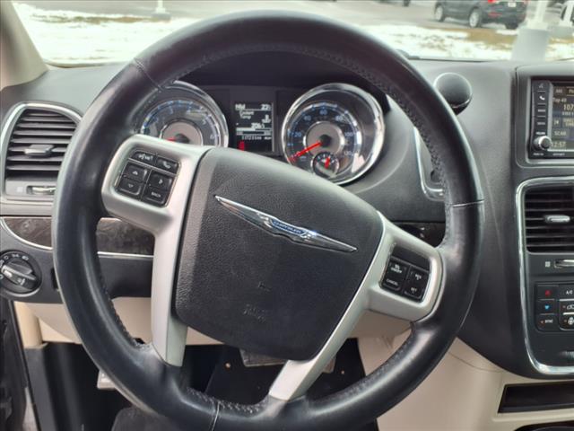 2015 Chrysler Town and Country Touring