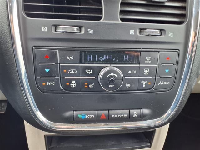 2015 Chrysler Town and Country Touring