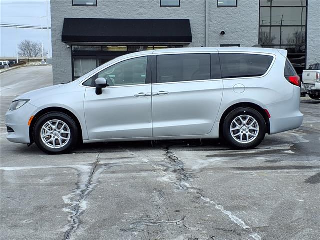 2023 Chrysler Voyager LX